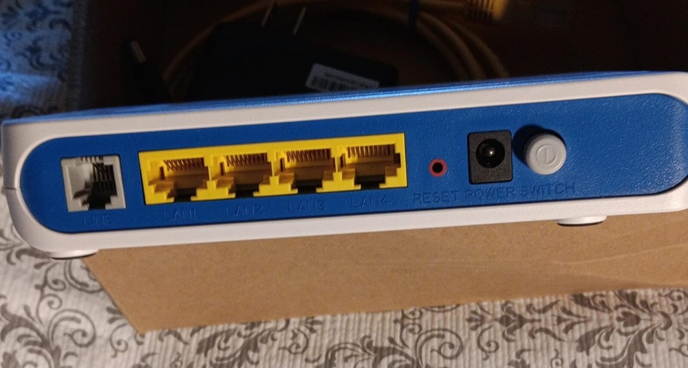 Smart RG SR100 Clear Access Router With Power Adapter