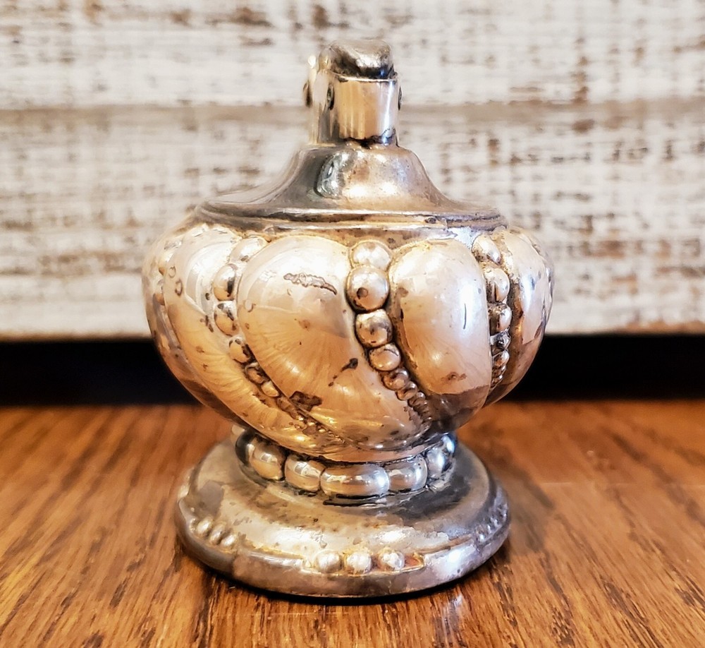 Vintage 1950s Ronson Crown Table Lighter!