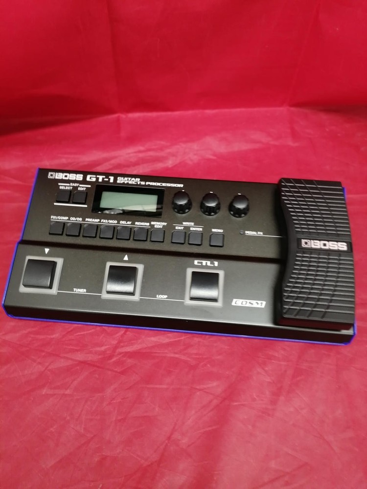 BOSS GT-1 MULTI-EFFECTOR 579273