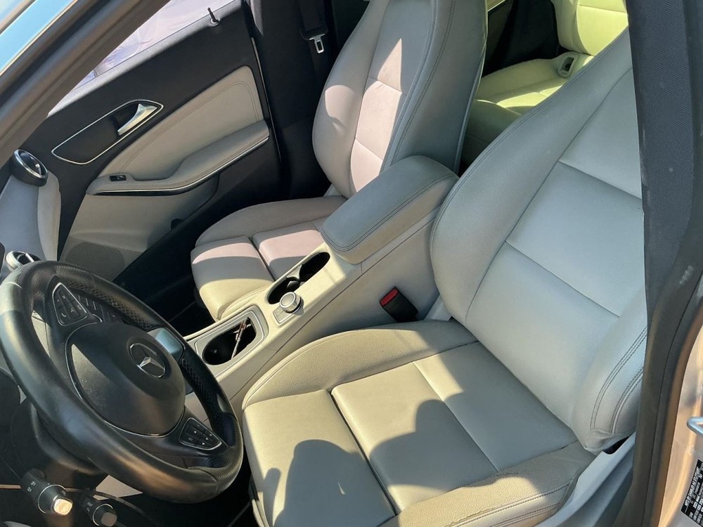 CLA250 2016 Glove Box 5008476