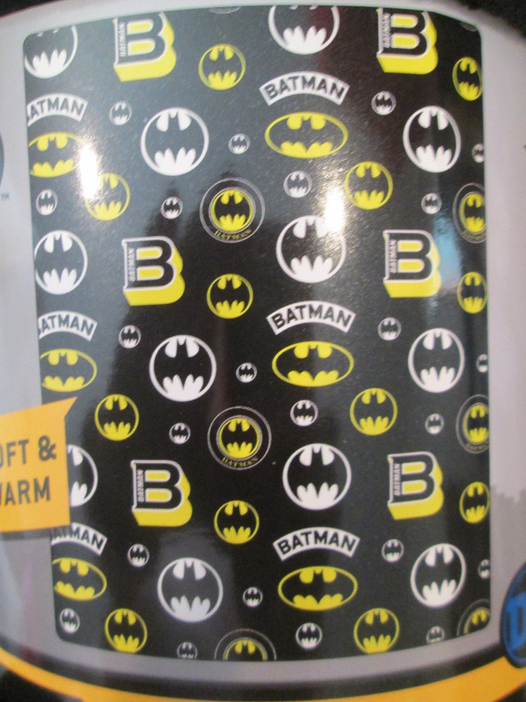 BATMAN Soft Plush Throw Blanket 46"'x60" - 100% Polyester - Retired