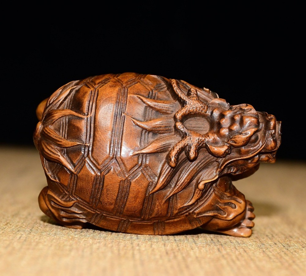 Collected Small Leaf Boxwood Dragon Turtle Handle