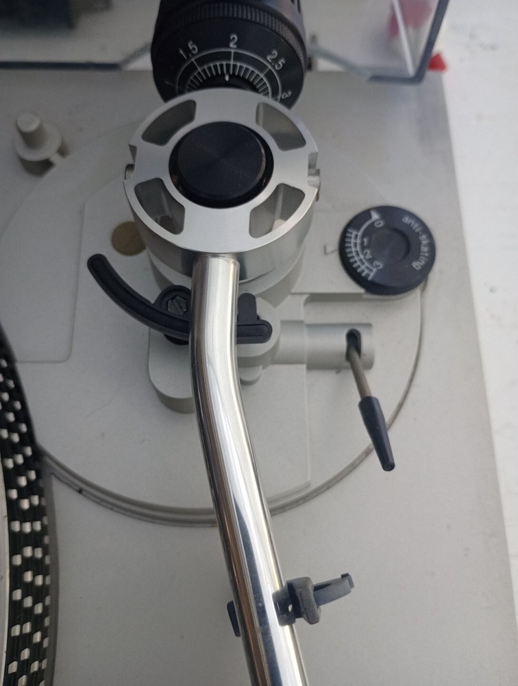 Technics SL-B2 Turntable - Silver Tested Working 17 X 14 X 5"