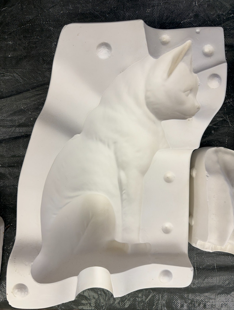 VINTAGE VALLEY VIEW CERAMIC MOLD #V-3 LARGE CAT