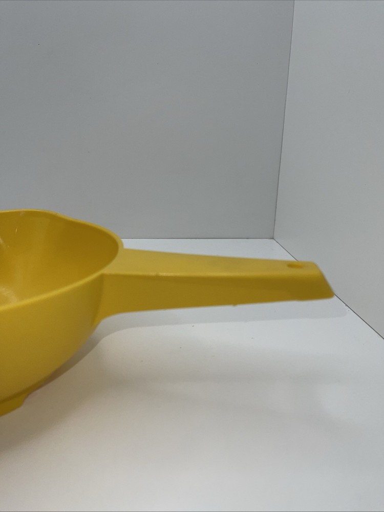 Vintage Tupperware Small Bright Yellow Kitchen Colander Strainer 1200-1