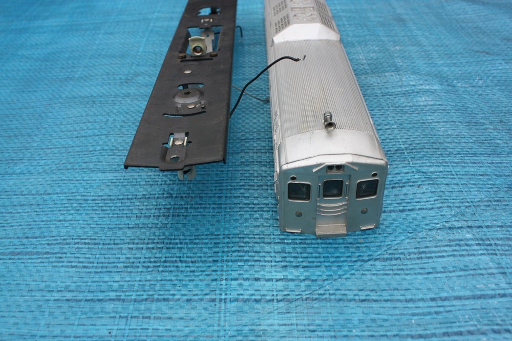 Lionel – 400 B&O Body & Frame EX Condition