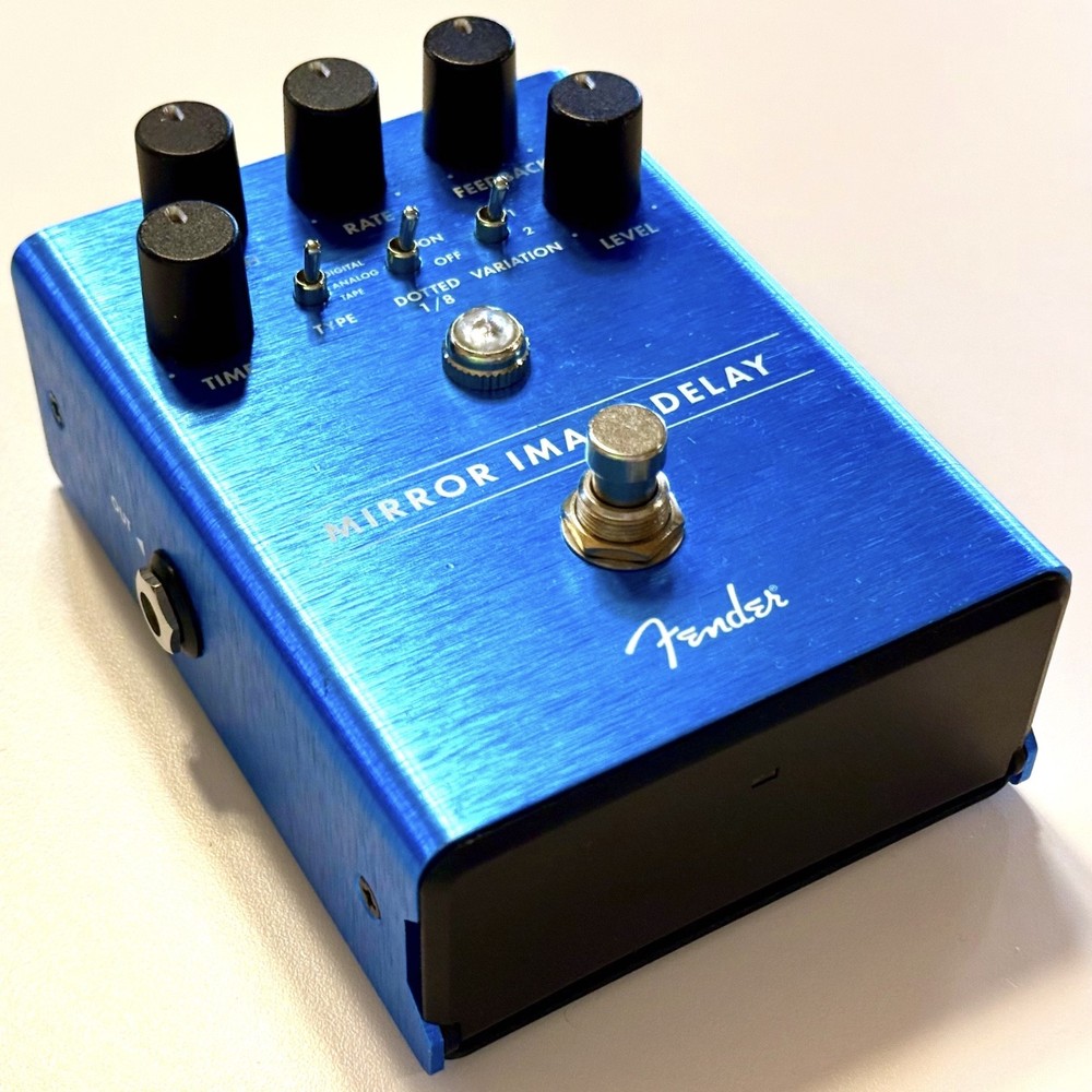 Fender MIRROR IMAGE DELAY Guitar Pedal ** GORGEOUS BLUE ANODIZED ALUMINUM