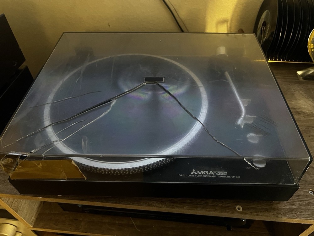 MGA Mitsubishi Direct Drive Fully Automatic DP-620 Turntable - Fully Functional