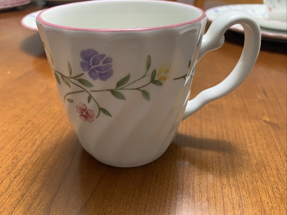 Johnson Bros Summer Chintz Place Setting 7 Pieces