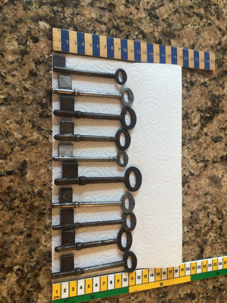 10 Vintage Uncut Keys