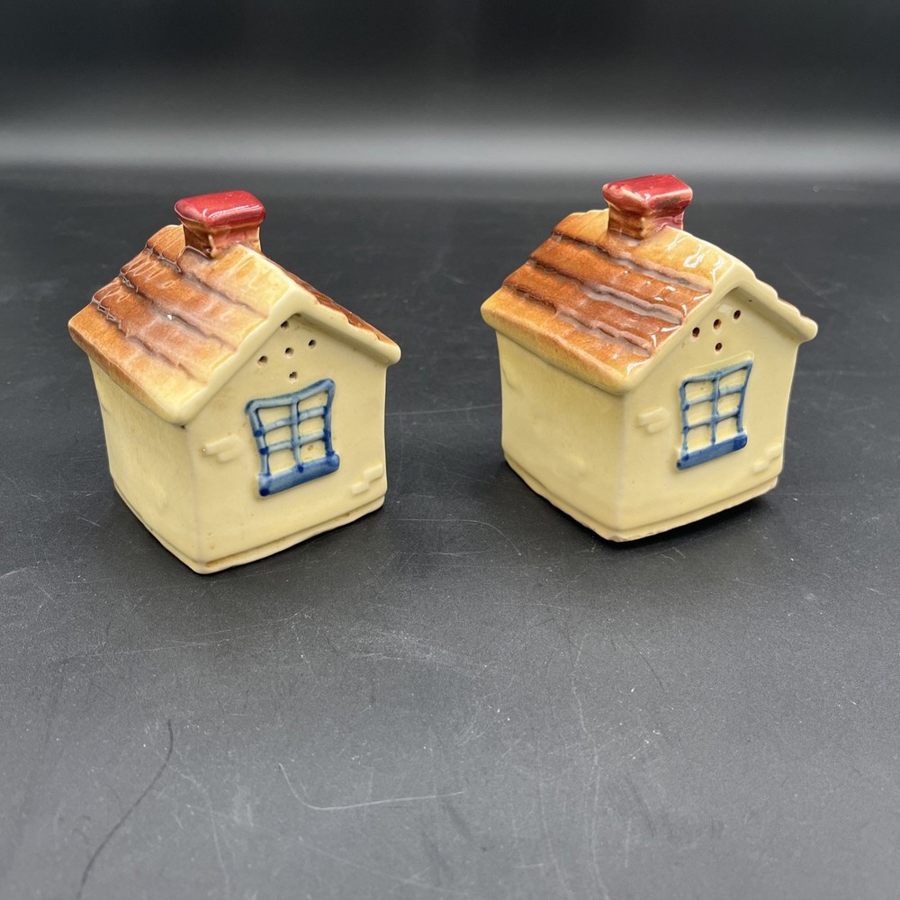 SHAWNEE COTTAGE SALT PEPPER SET