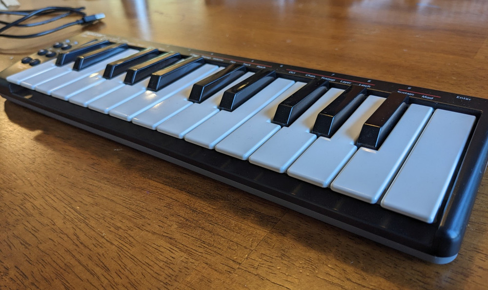 Nektar SE25 MIDI Keyboard Controller USB Wired 25 Mini Keys Portable Black