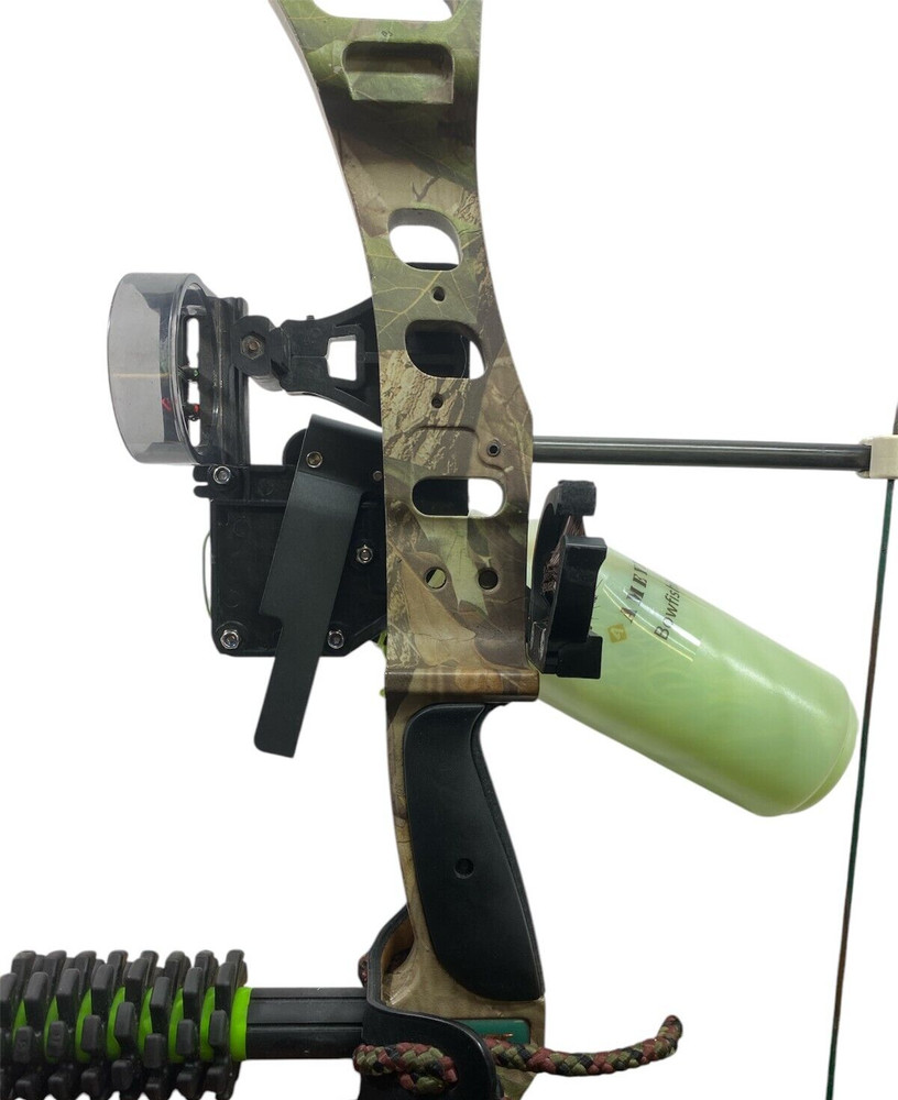 Bear Element Compound RH Bow 28” Draw Length 50-60# Draw Weight W/ Case