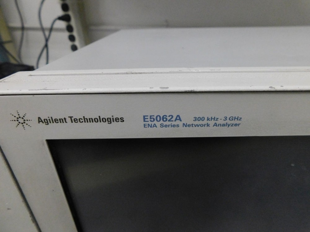 AGILENT E5062A NETWORK ANALYZER M4988