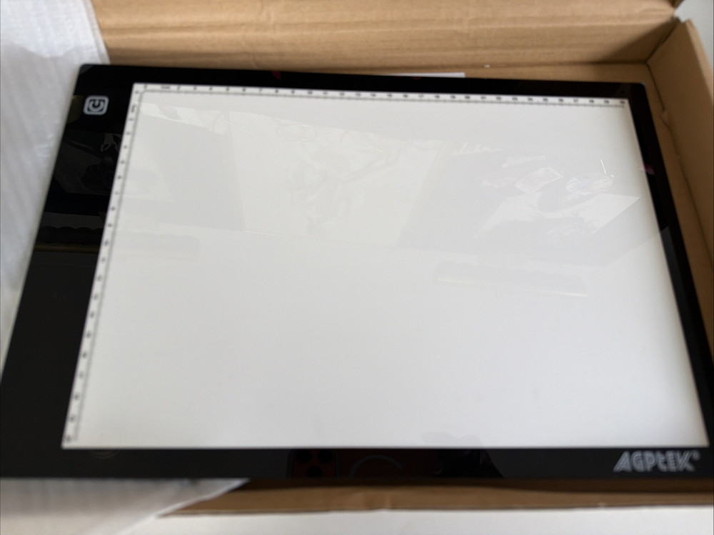 A4 Light Box, AGPtek LED Art Tracing Light Pad Ultra-Thin USB Cable Dimmable