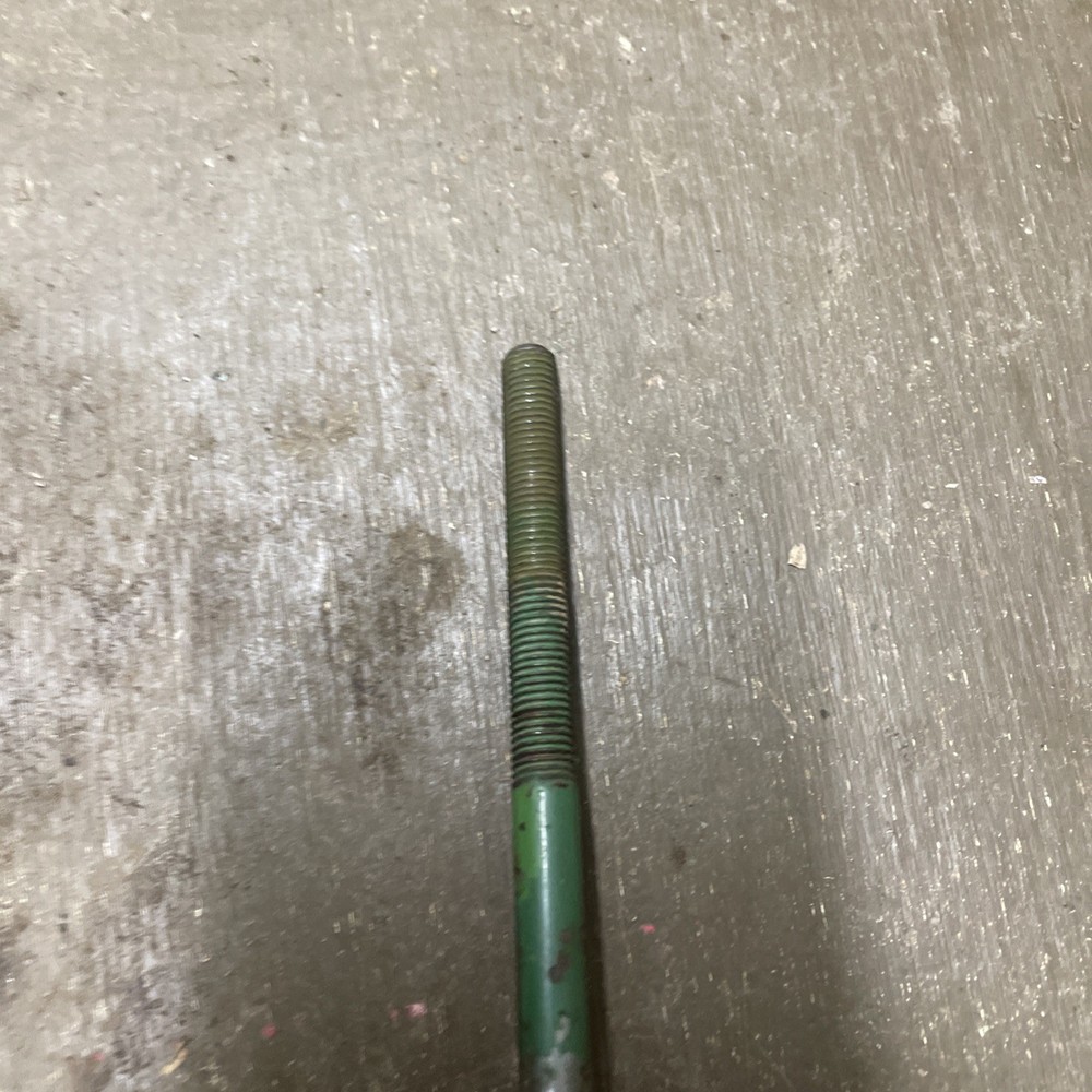 R53019 John Deere Rod