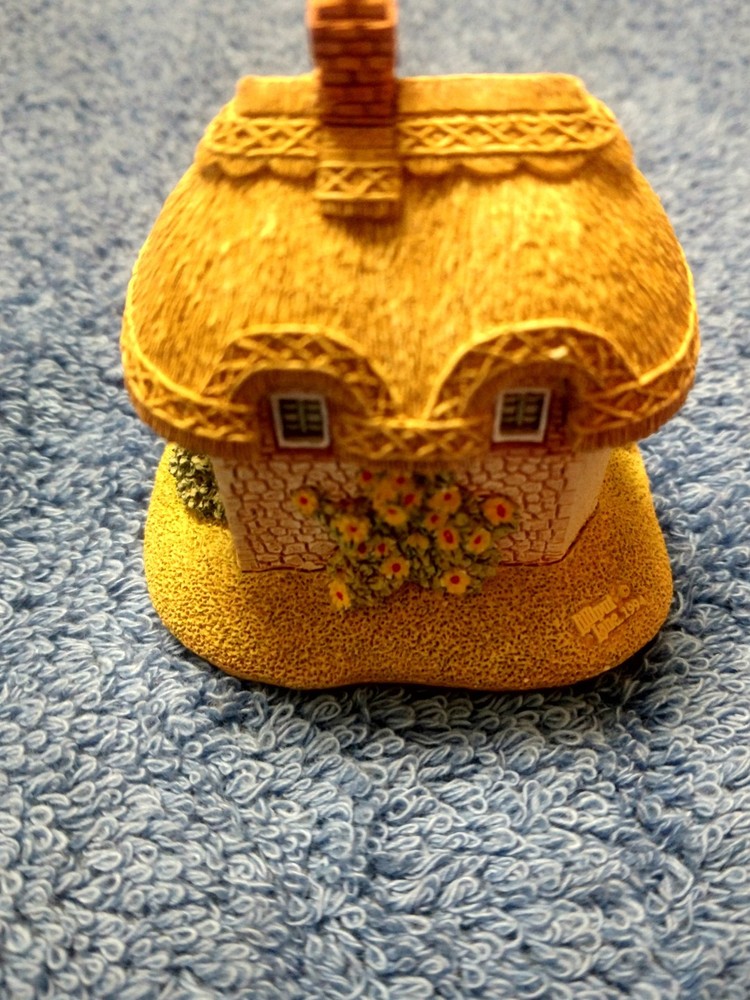LILLIPUT LANE , SUNNYSIDE. BOX & DEED