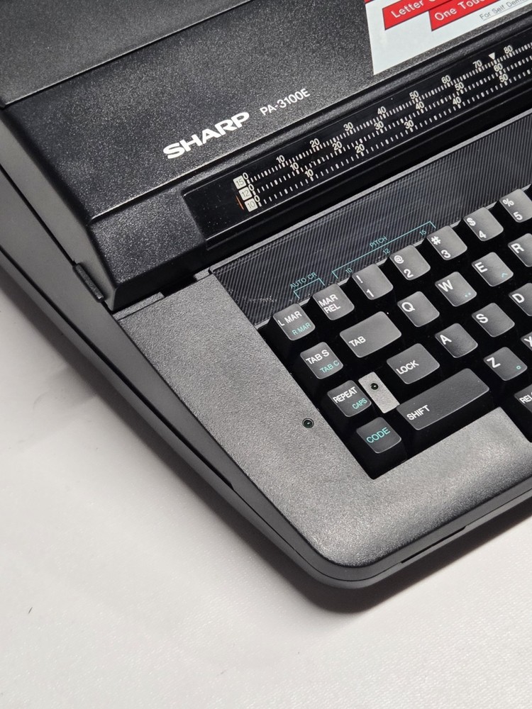 Sharp PA-3100E Portable Electronic Intelliwriter Typewriter w/ Box And Extras