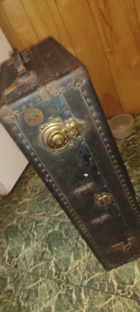 Vintage H.W. Round tree Roller Tray Trunk