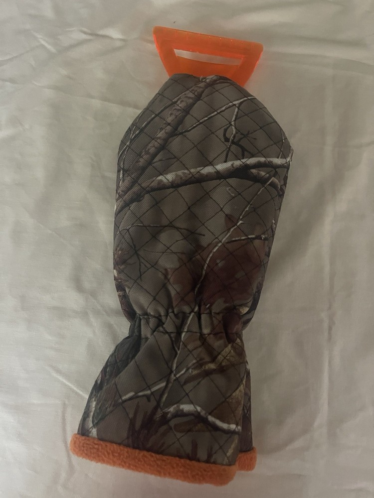 Camouflage Ice Scraper Mitten