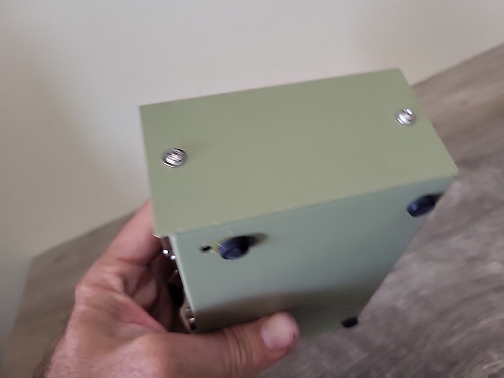 Manual Data Transfer Switch Box A/B 2-Position VGA Video Switchbox