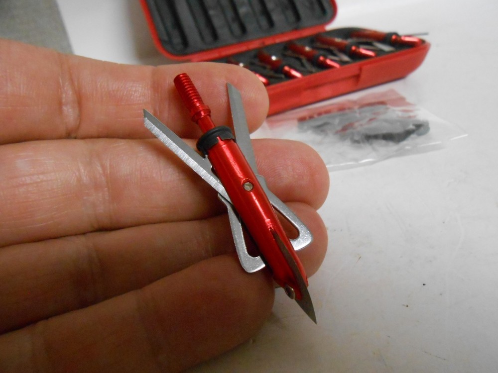Rage expandable broadheads 100 grain, 6 pcs + Protective Case