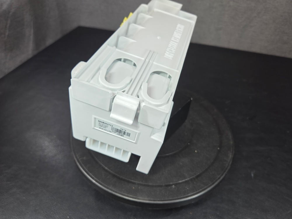 DA97-13718C for Samsung Refrigerator 6-Cube Ice Maker New Open Box