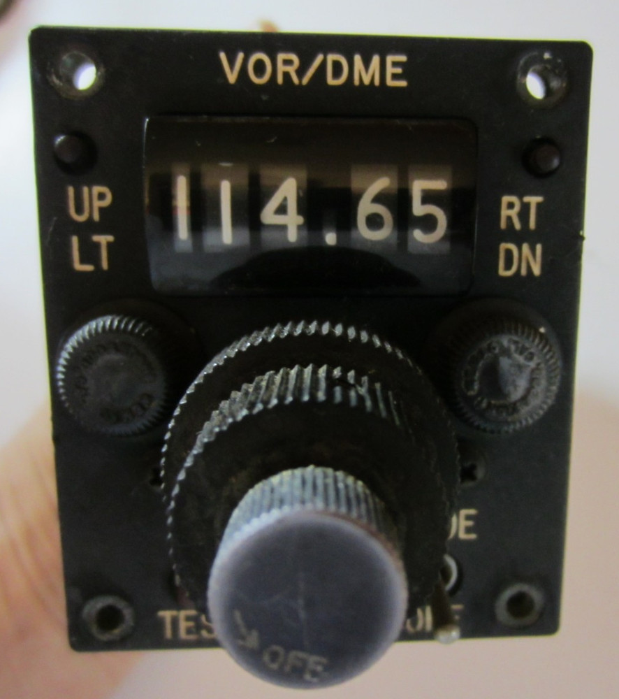 VINTAGE MILITARY CONTROL HEAD VOR/DME DIAL FUNCTIONS