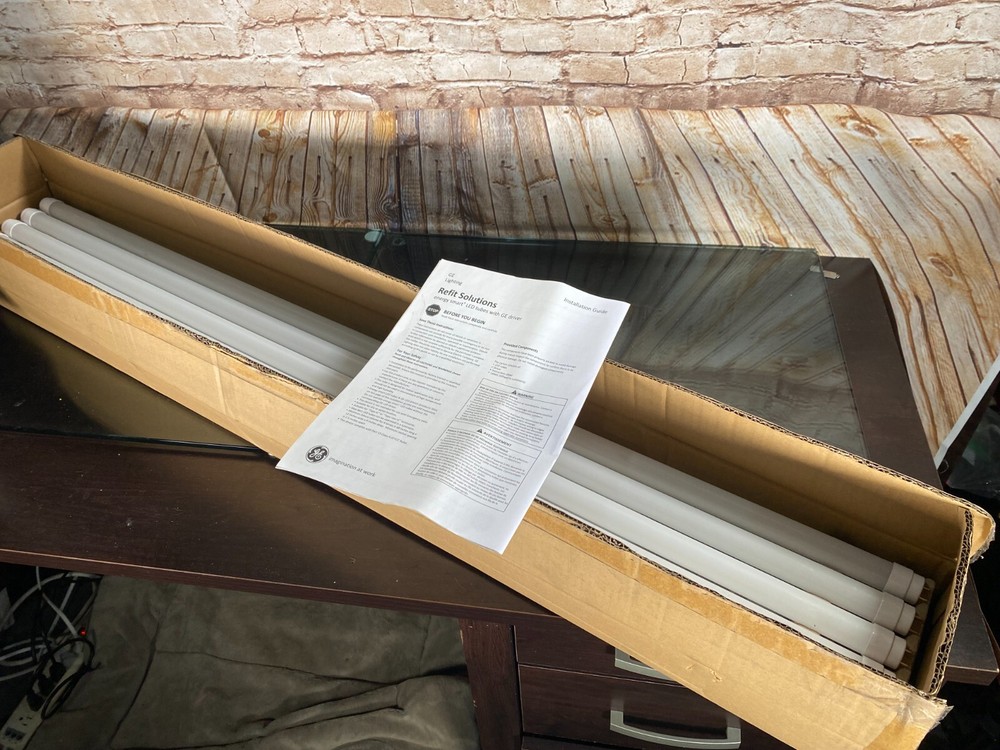 (Case of 10) GE 34253 4' 5000K LumenChoice Plastic Type C Tube Shop Light Bulb