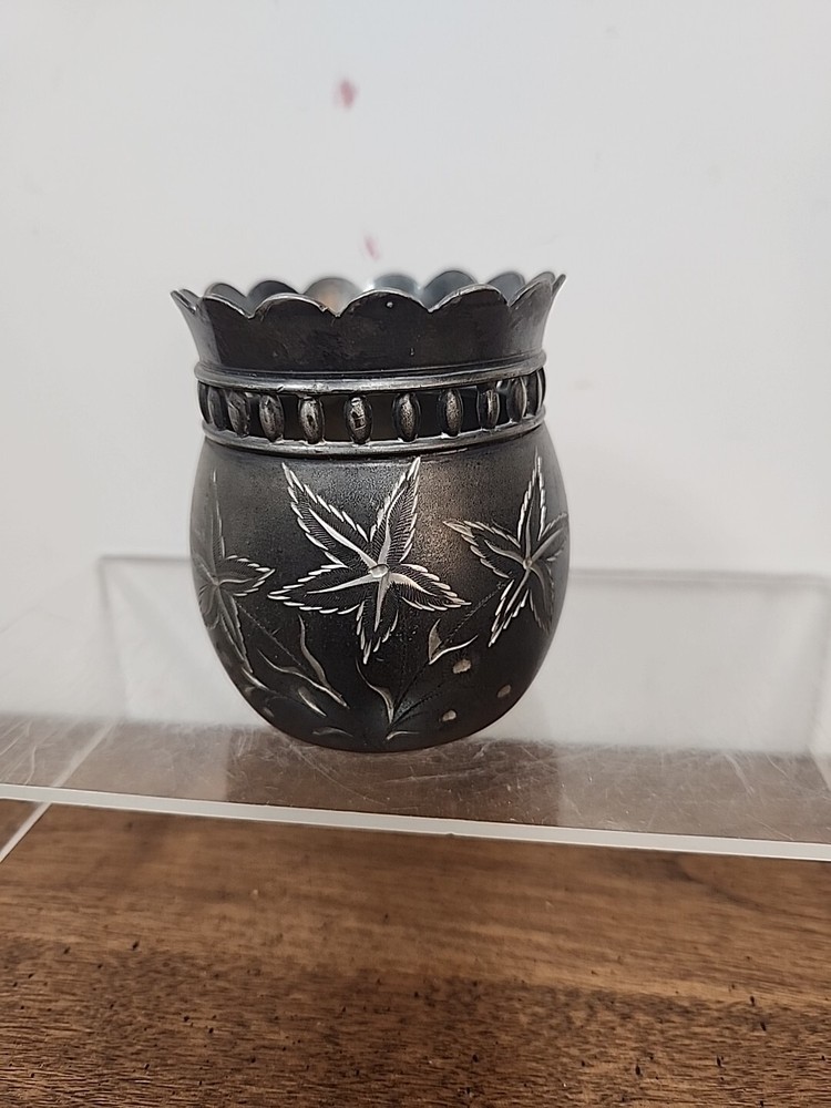 ANTIQUE PAIRPOINT QUADRUPLE PLATE LEAF OPEN SUGAR