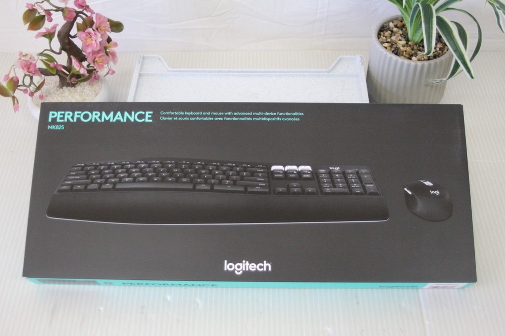 ( New) Logitech key board and mouse combo!