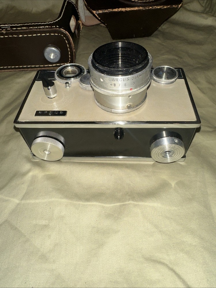 Argus C3 Matchmatic 35mm Rangefinder Camera w/ Case Untested