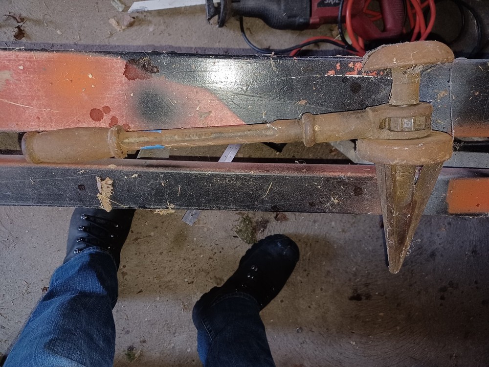 antique pipe spreader