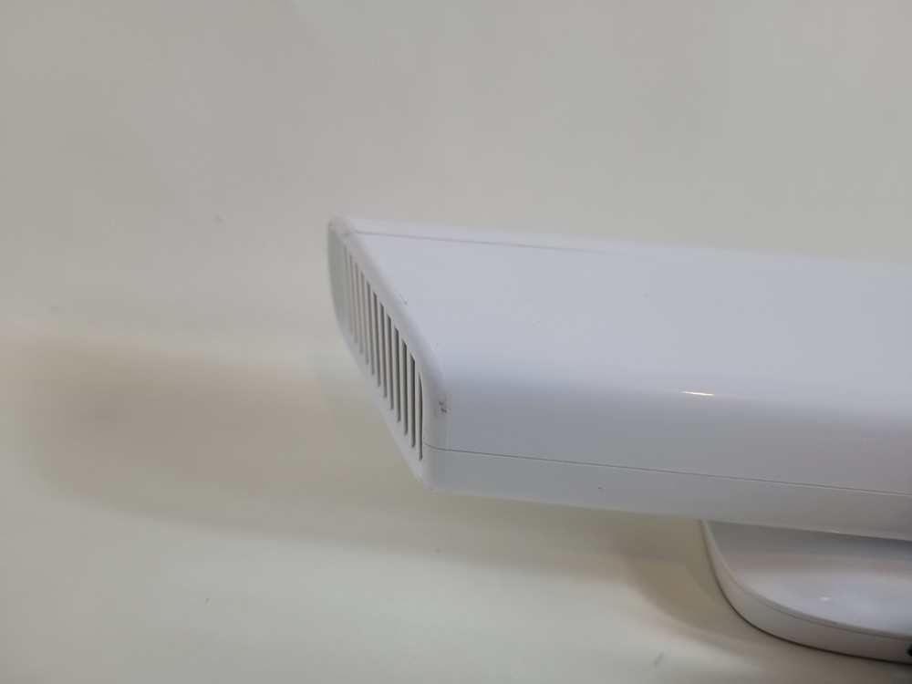 Genuine Microsoft XBOX 360 Kinect White Sensor Bar Model 1414 With Game Sports