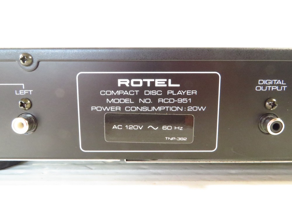 ROTEL RCD-951 Stereo Compact Disc Player, Tested Works Great