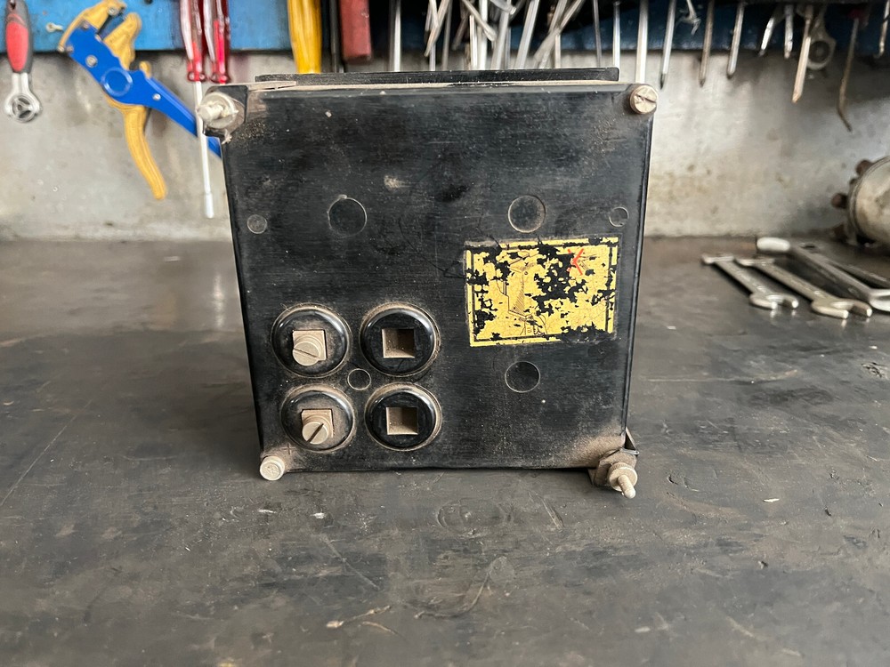 Antique Iskra Voltmeter 0-500 V