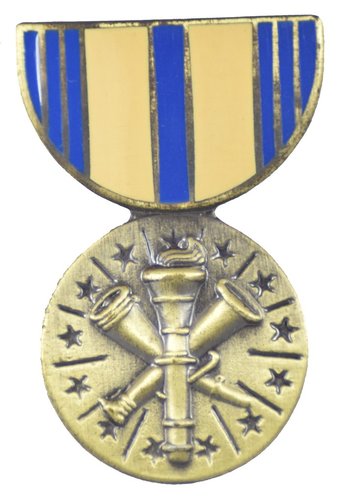 ARMED FORCES RESERVE HAT PIN