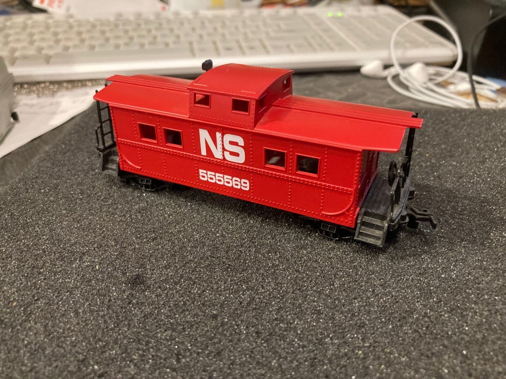 HO SCALE LIFE-LIKE NS CABOOSE