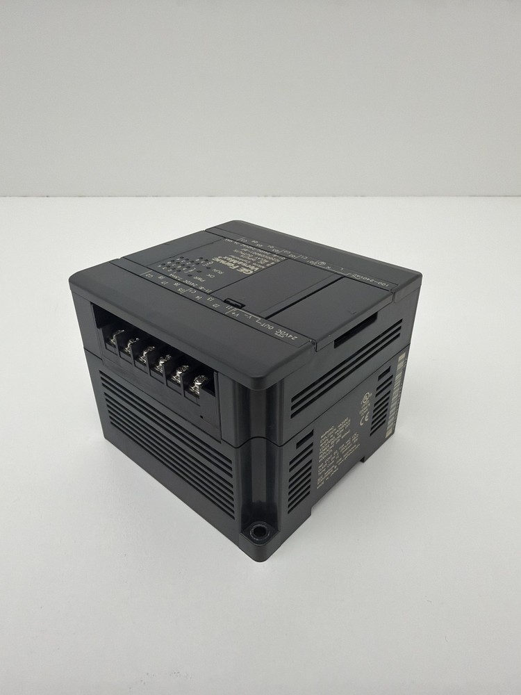 GE Fanuc IC200UDR001-BF VersaMax Micro Controller, 8 Input, 6 Output, 24VDC