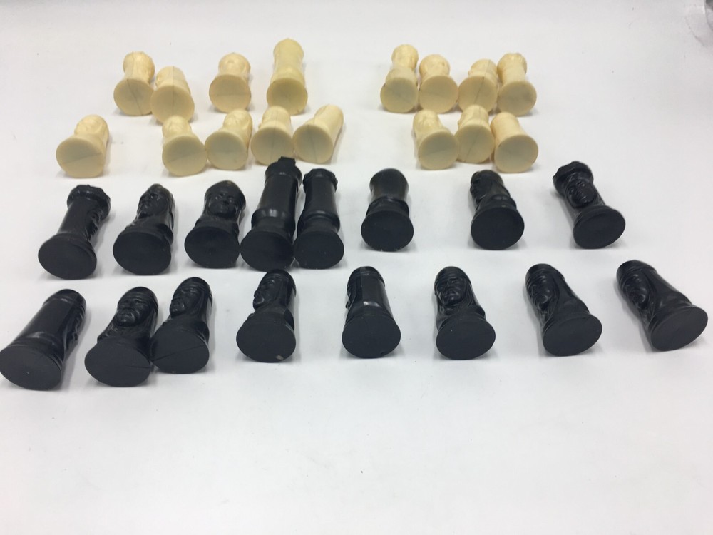 Vintage Plastic Chess Set Complete - Black & White (Unbranded)