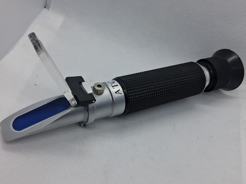 Portable Refractometer With Copper ATC (0-32 Brix)