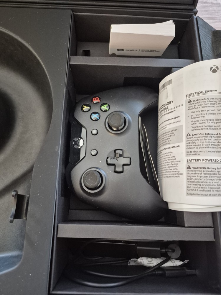 Oculus Rift Virtual Reality VR System with Xbox Controller