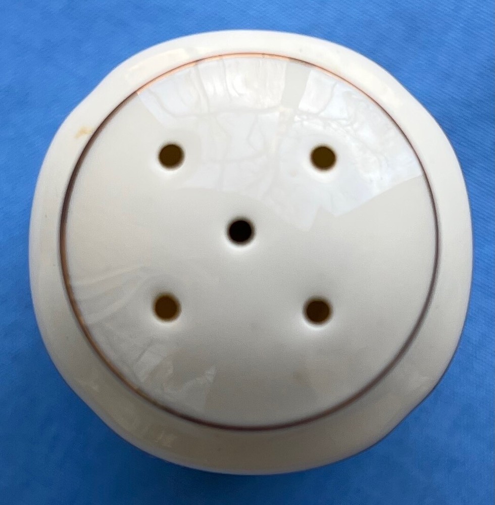 Noritake Barrymore Pepper Shaker