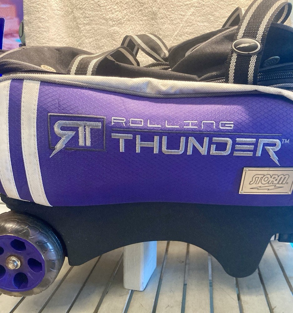 Storm Rolling Thunder bowling bag for 2 Balls retractable locking handle wheels