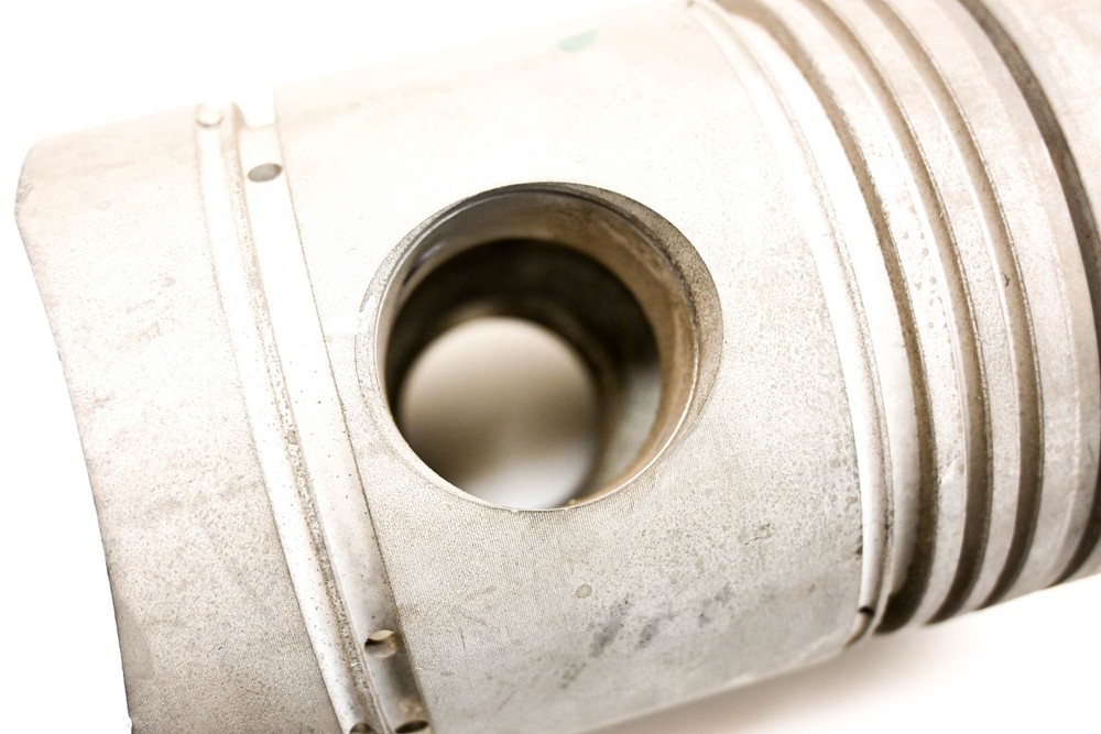 Mack 8183-235888 Piston NOS