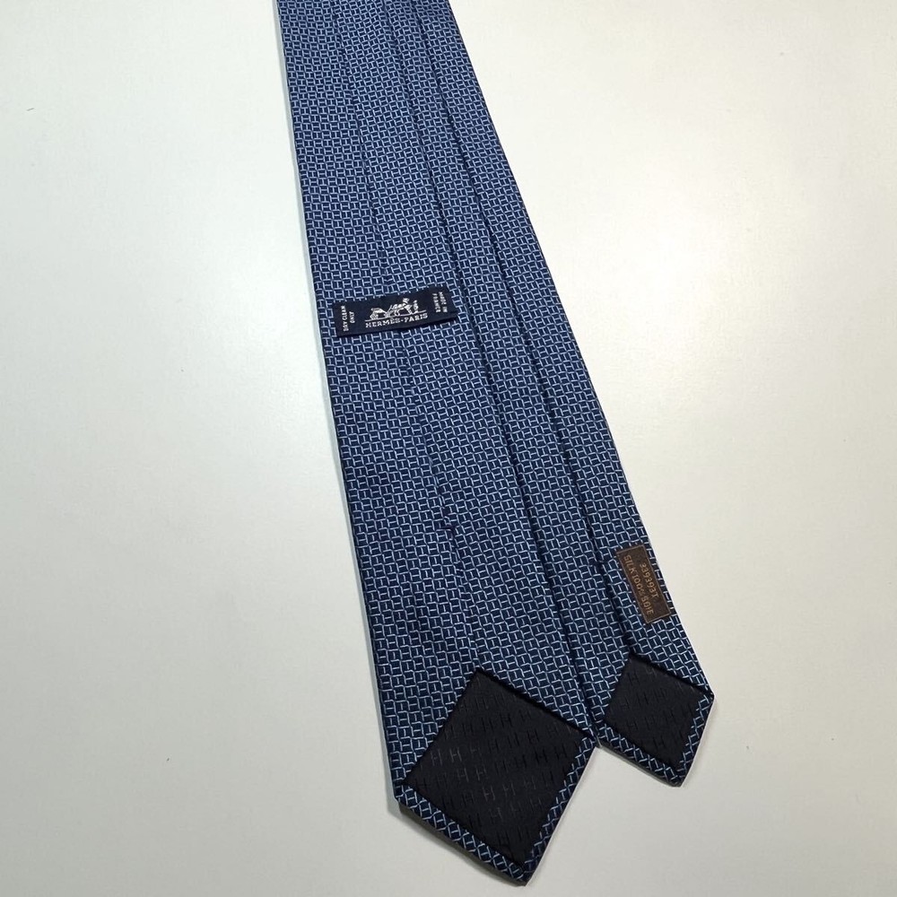Excellent HERMES Tie Un quilibre H Pattern Navy