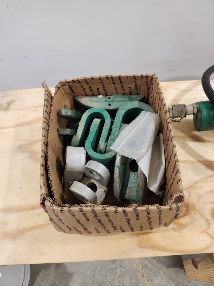 ELECTRICIAN'S GREENLEE CONDUIT BENDER