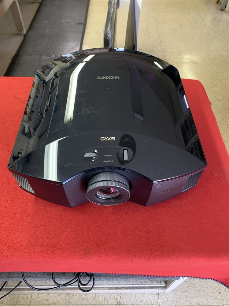 SONY PROJECTOR VPL-HW45 **UNIT PROJECTS IMAGE BUT HDMI PORTS DO NOT WORK**