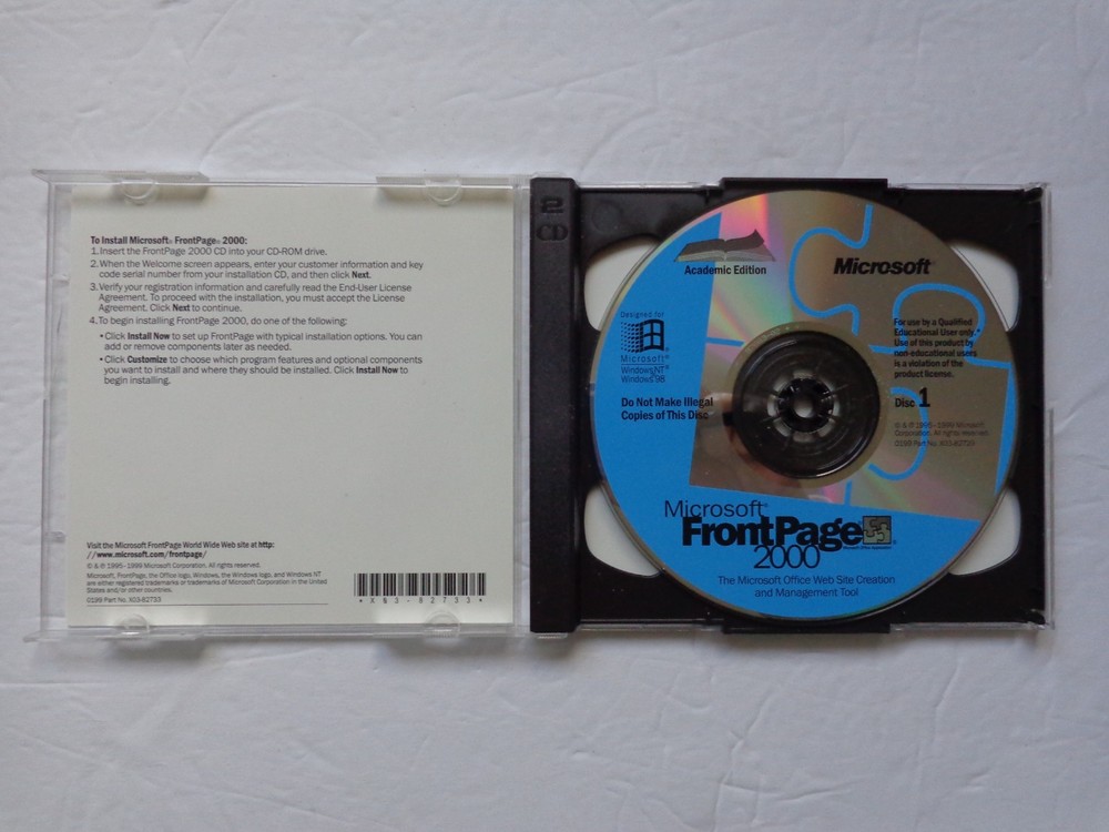 Microsoft FrontPage 2000 2CD ROM for Windows NT & Windows 98 (case was damaged)