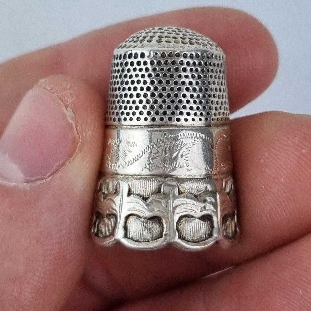 Solid Silver Thimble Sheffield 2002 Carrs Of Sheffield